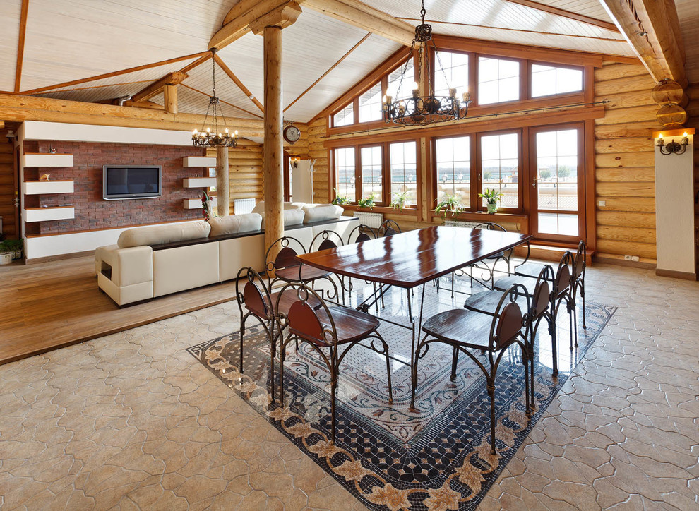 Дом из оцилиндрованного бревна, S=700 кв.м