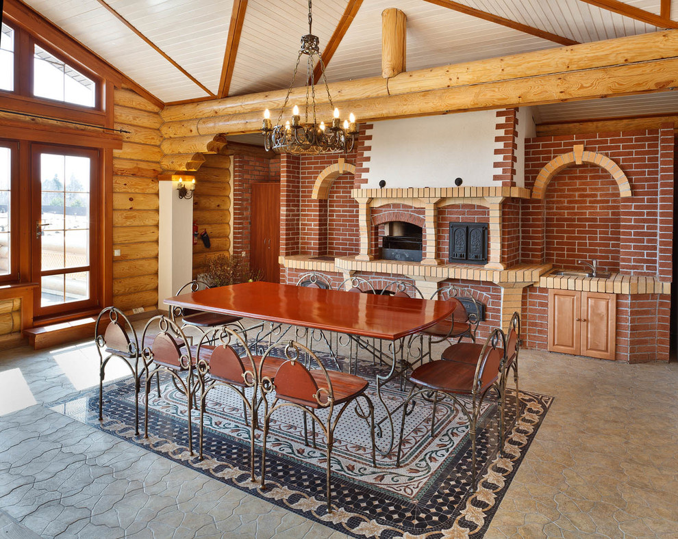 Дом из оцилиндрованного бревна, S=700 кв.м