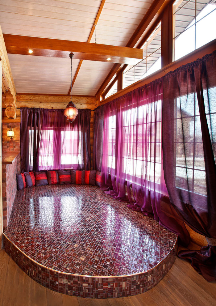 Дом из оцилиндрованного бревна, S=700 кв.м