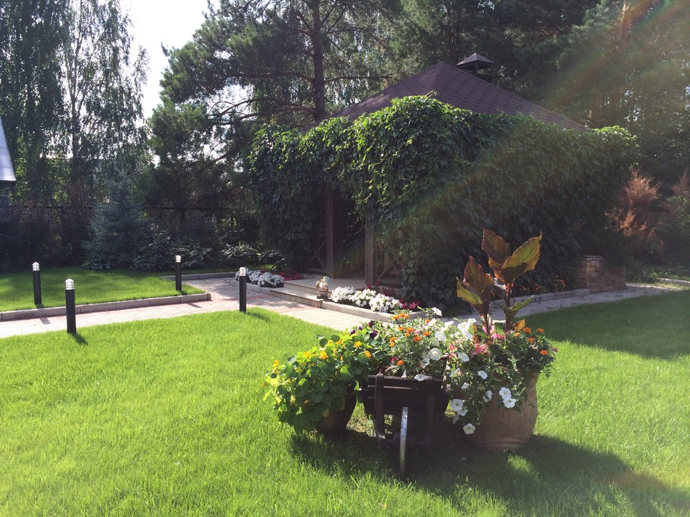 Tudor style garden