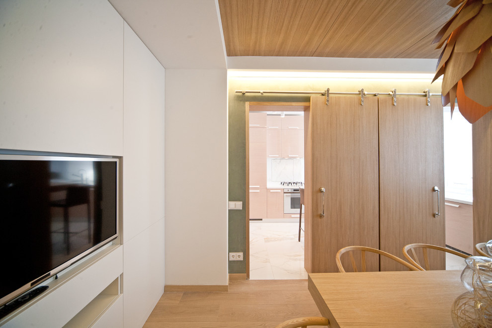 Кухня-столовая с шишками