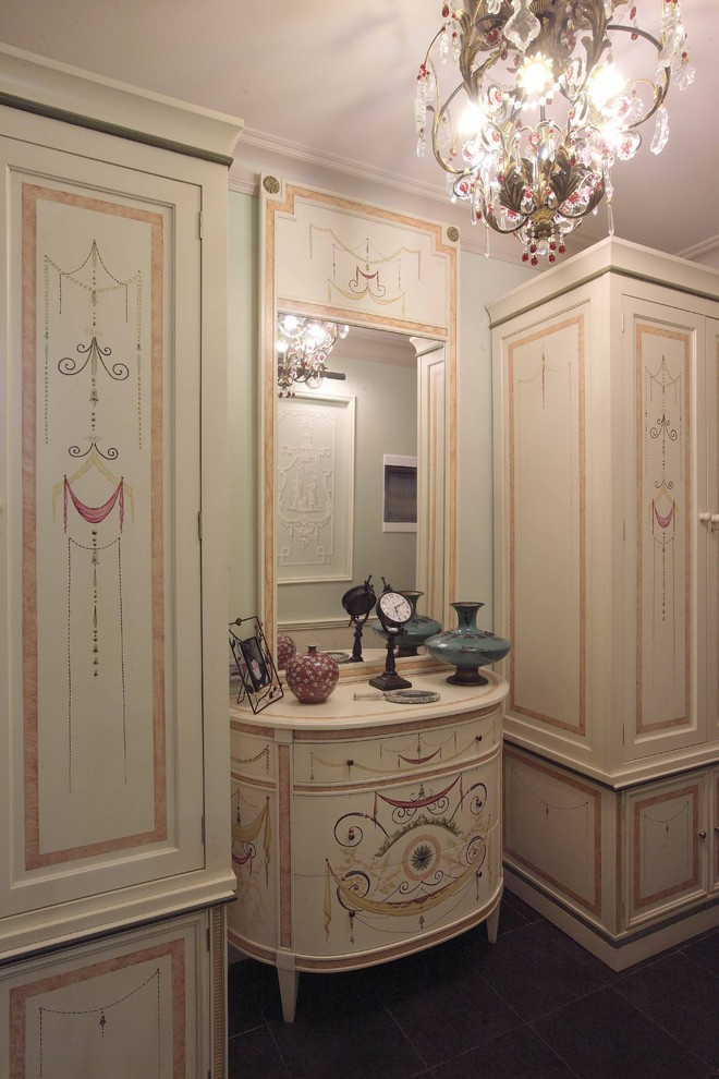 Houzz тур: Московская квартира-путешествие по странам и эпохам