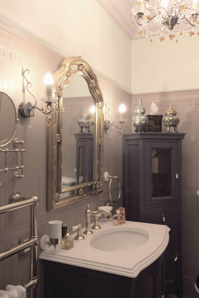 Квартира в классическом стиле. Сложная отделка, ручная роспись стен