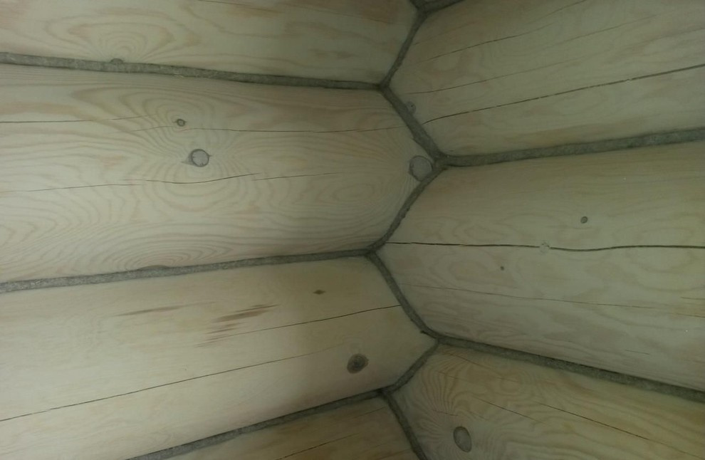 производим работы по шлифовке, покраске, конопатке срубов