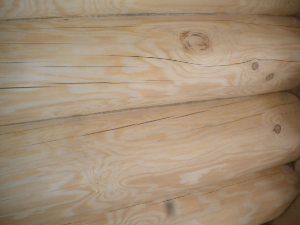 производим работы по шлифовке, покраске, конопатке срубов