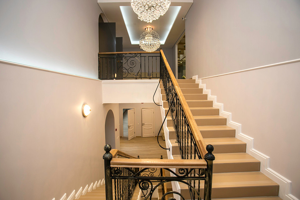 office   nationwide organization   "Women of Busness"