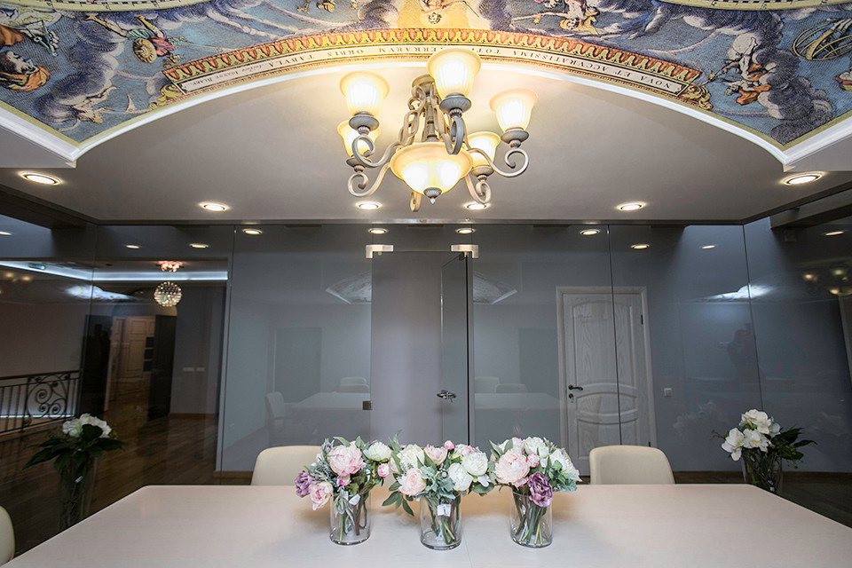 office   nationwide organization   "Women of Busness"