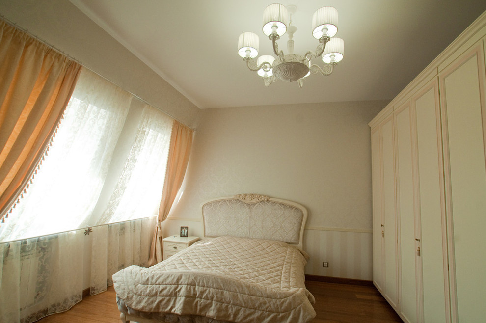 Спальня дочери. Обои и бамбук.