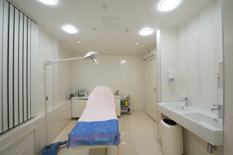 Кабинет врача. Керамическая плитка.