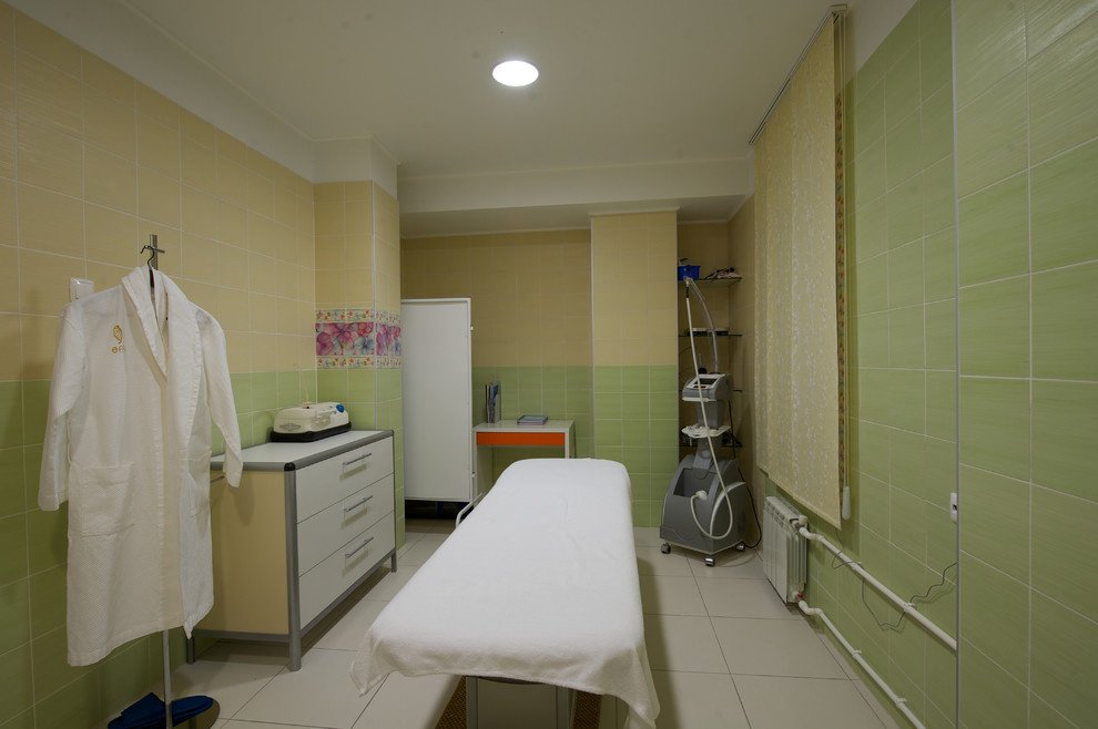 Кабинет врача. Керамическая плитка.