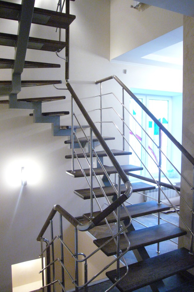 Лестница "Аврора" с перилами из нержавеющей стали