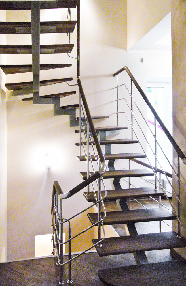 Обложка проекта: Лестница "Аврора" с перилами из нержавеющей стали