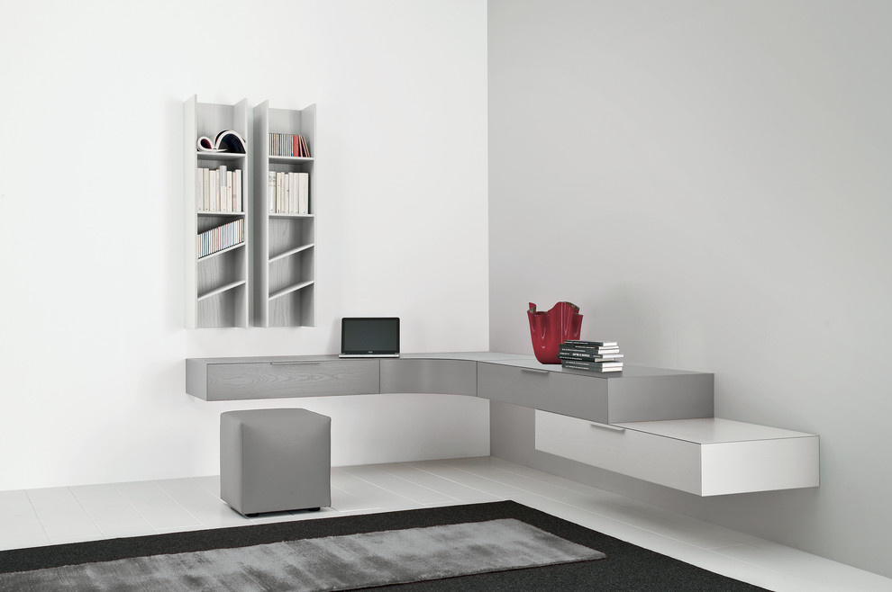 Навесной туалетный столик