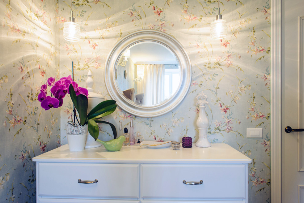 Туман недвижим голубой