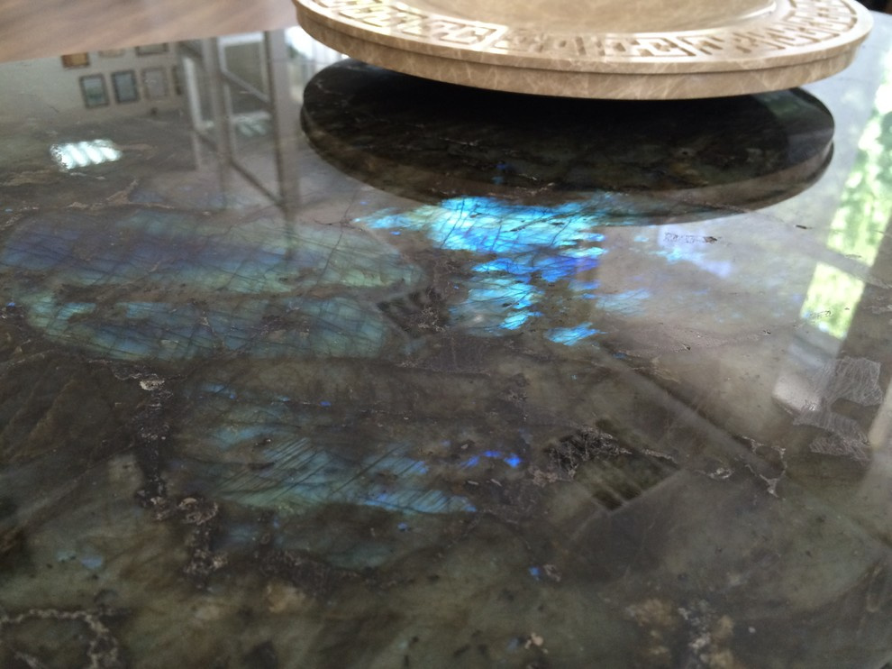 Стол из кварцита LEMURIAN BLUE EXTRA