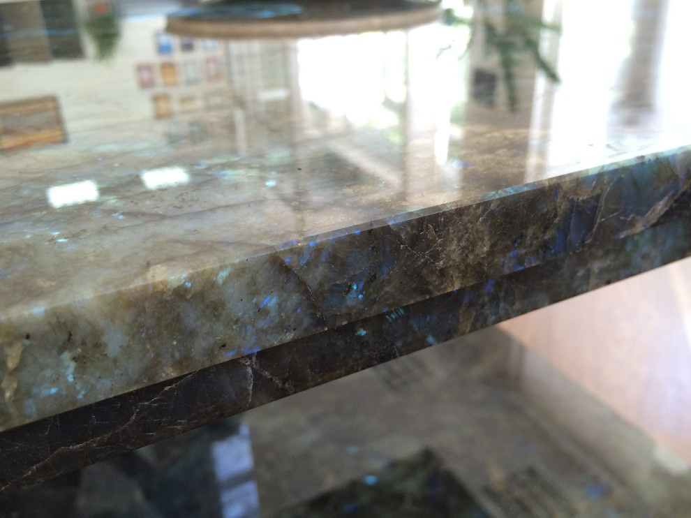 Стол из кварцита LEMURIAN BLUE EXTRA