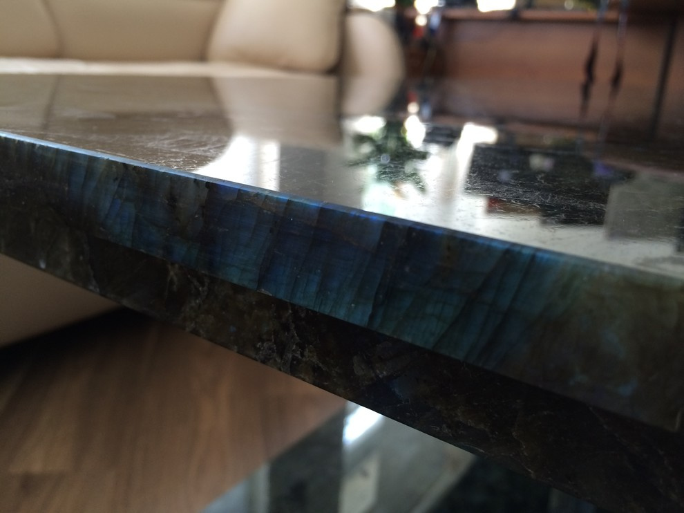 Стол из кварцита LEMURIAN BLUE EXTRA