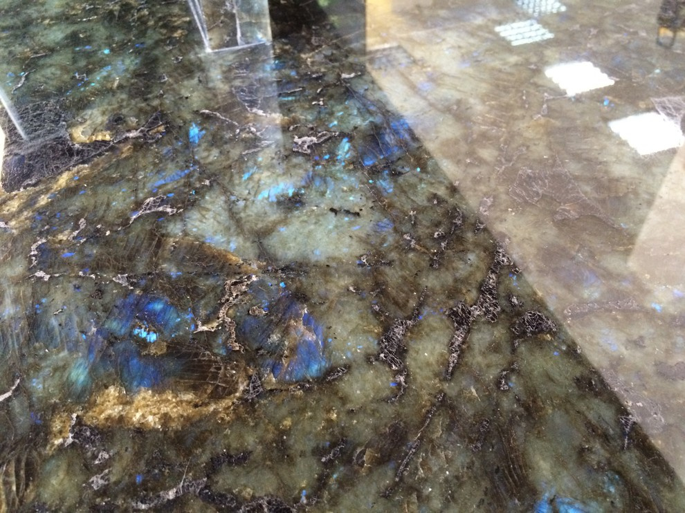 Стол из кварцита LEMURIAN BLUE EXTRA