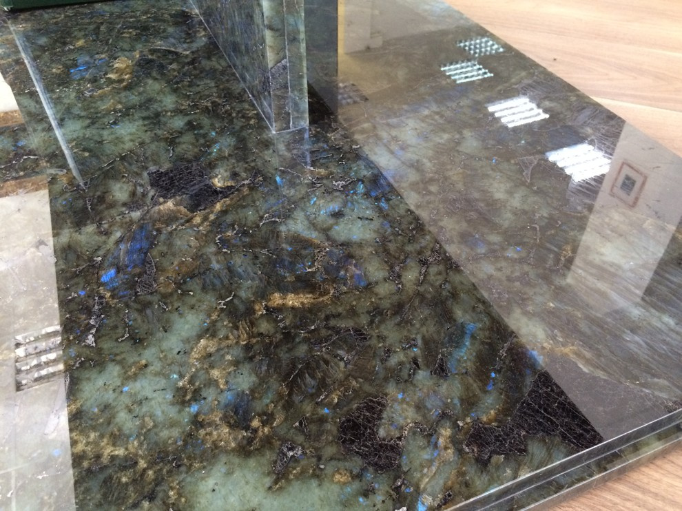 Стол из кварцита LEMURIAN BLUE EXTRA