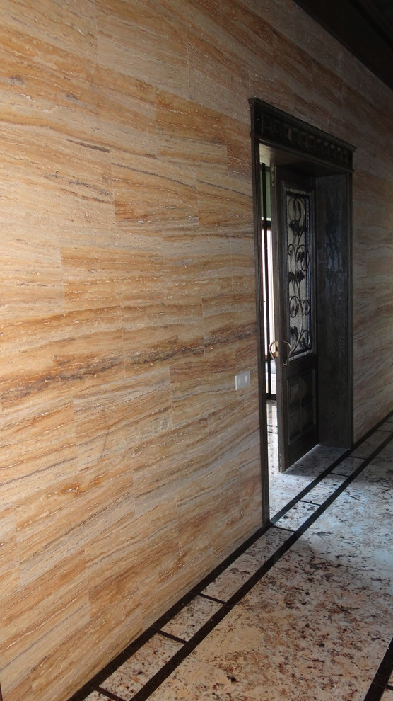 Обложка проекта: Стены облицованны травертином