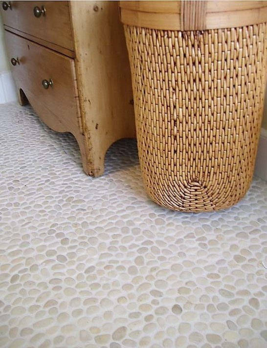 Использование Натуральной  Мозаики Галька на Сетке