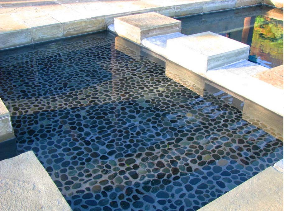 Использование Натуральной  Мозаики Галька на Сетке