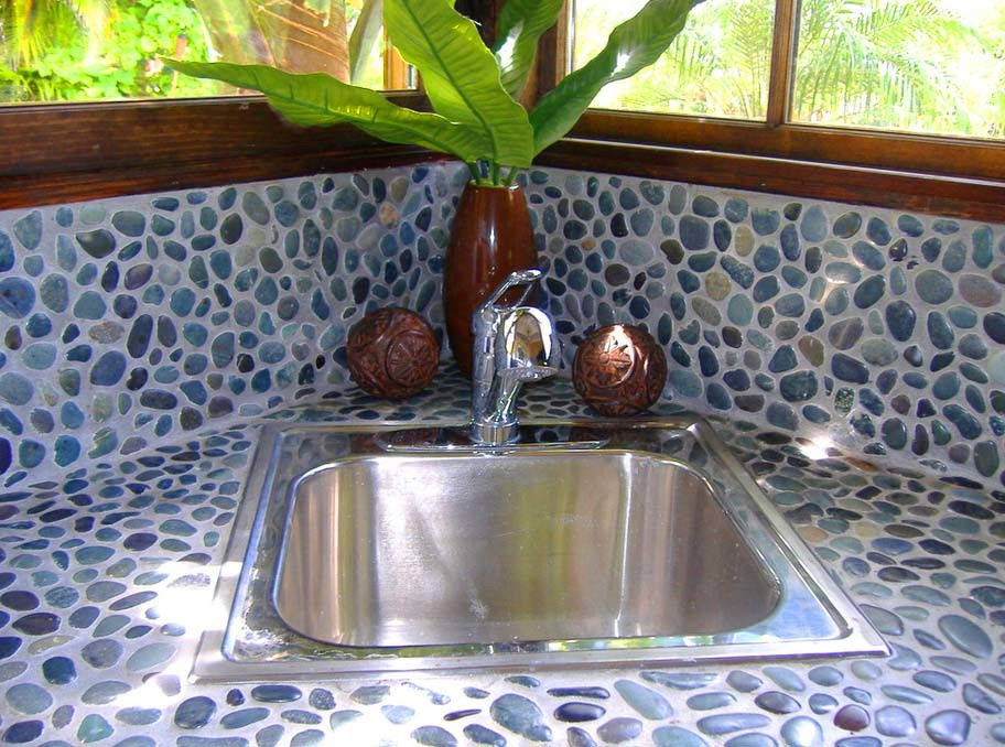 Использование Натуральной  Мозаики Галька на Сетке