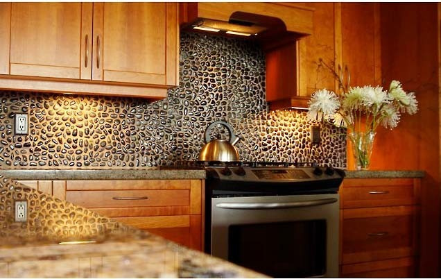 Натуральная Мозаика Галька на Сетке. Использование на кухонном фартуке