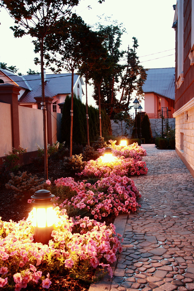 Освещение в саду