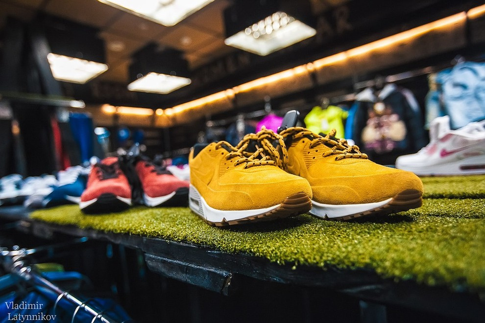 Магазин молодежной одежды "Картон"