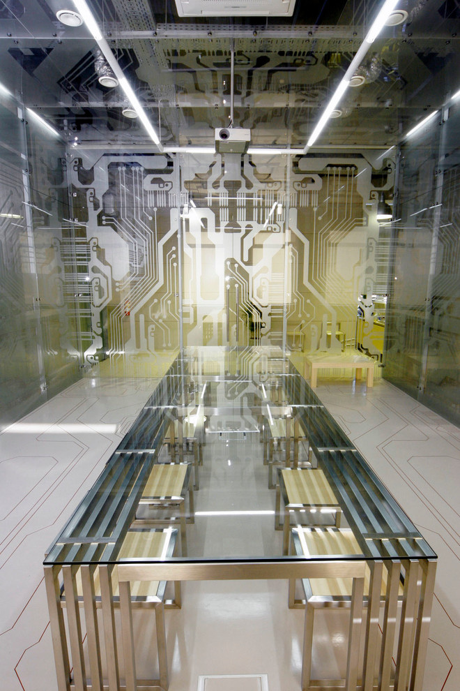 Переговорная комната компании Симметрон