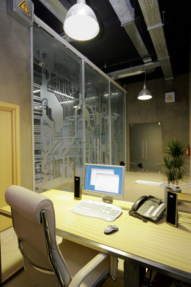 Переговорная комната компании Симметрон