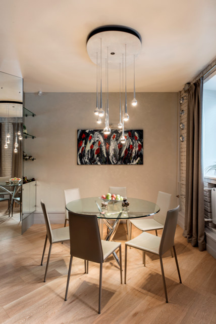 Серая зеркальная квартира