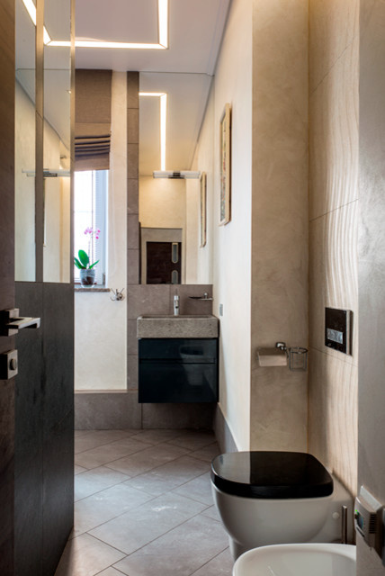 Серая зеркальная квартира