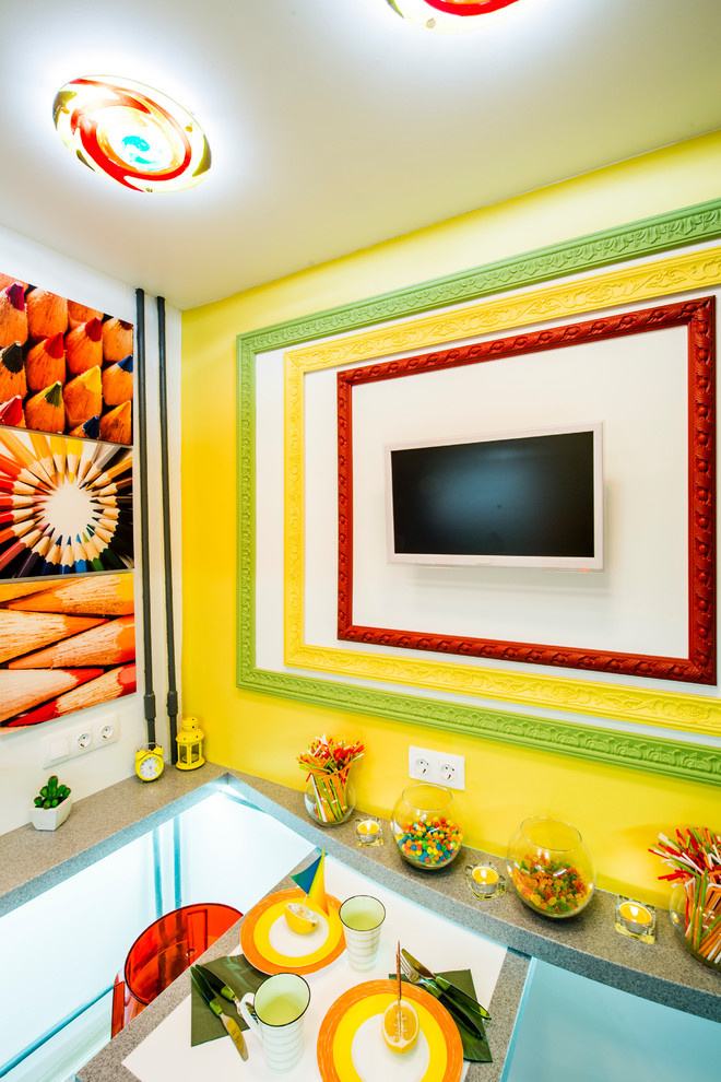 Яркая кухня-трансформер площадью 6 кв.м.