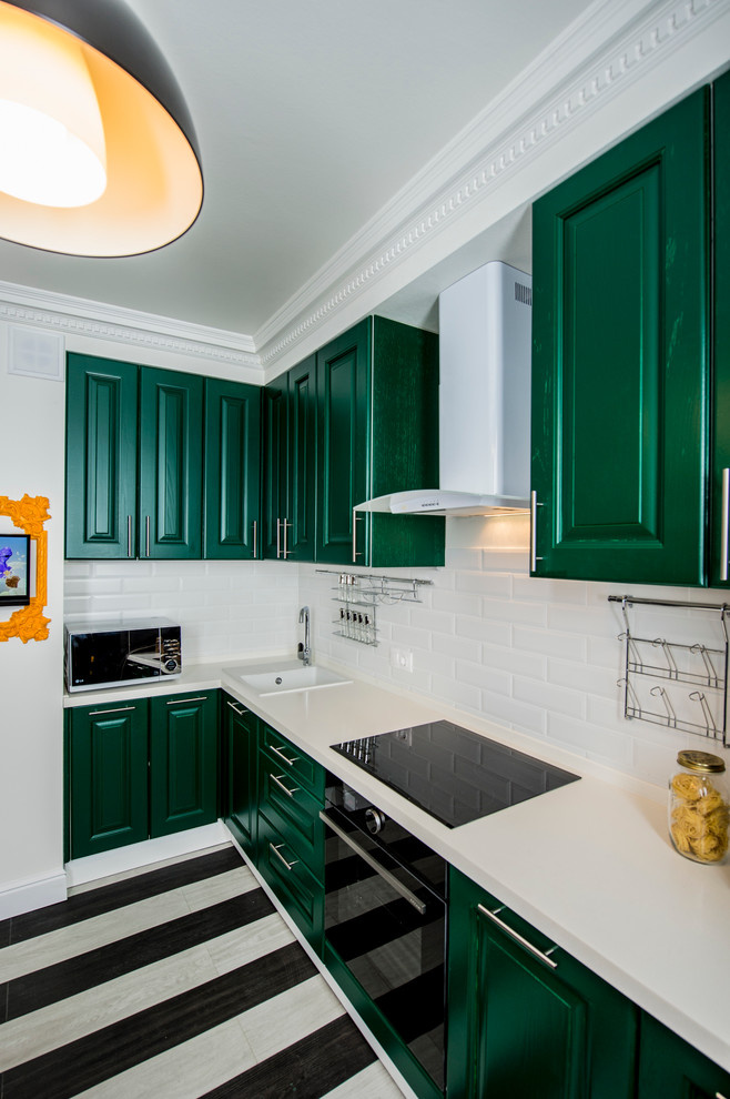 12-метровая кухня в эпатажном стиле