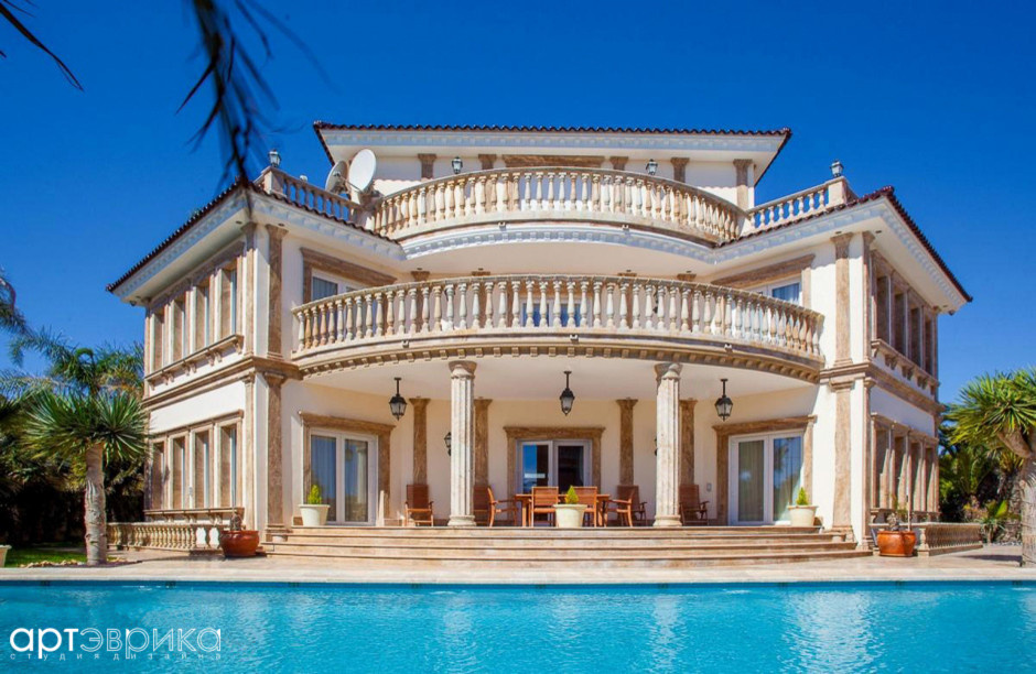 Villa on the sea coast of Cabo Roig