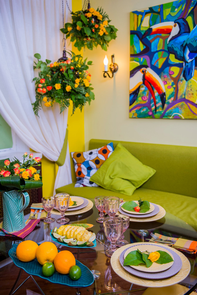 Яркая кухня в стиле Рио