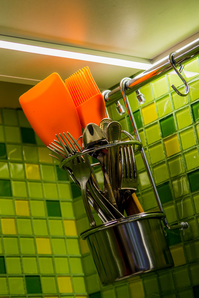 Яркая кухня в стиле Рио