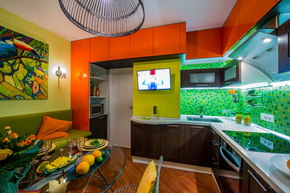 Яркая кухня в стиле Рио