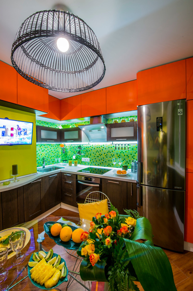 Яркая кухня в стиле Рио