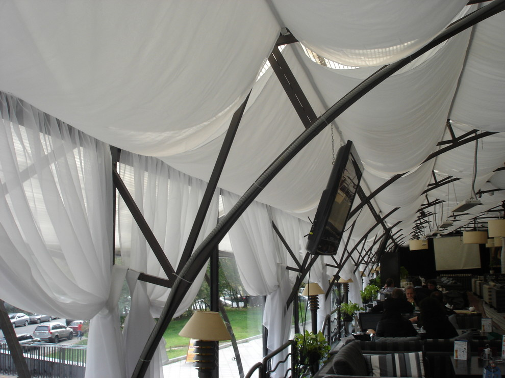 Текстильный потолок и шторы в кафе "Карамель"