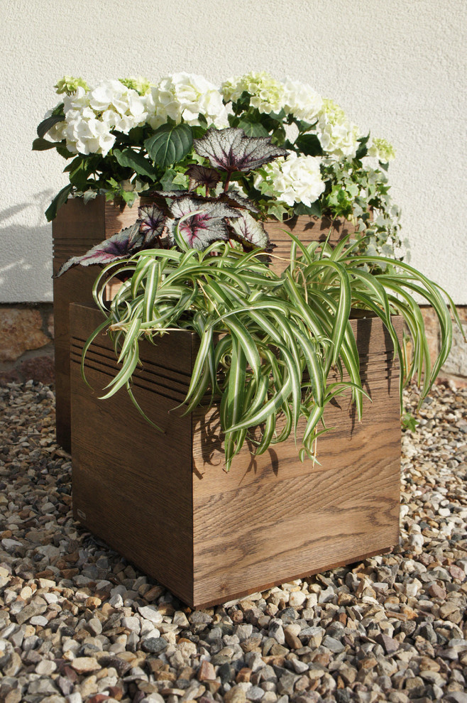 Уличные кашпо