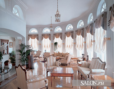 РУССКАЯ УСАДЬБА. ЦОКОЛЬ, ВХОДНАЯ ГРУППА и ИНТЕРЬЕРЫ. архитектор МИХАИЛ ТОРОПЫГИН