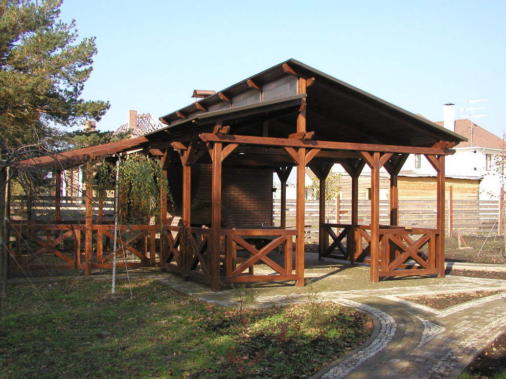 просторная беседка-гриль