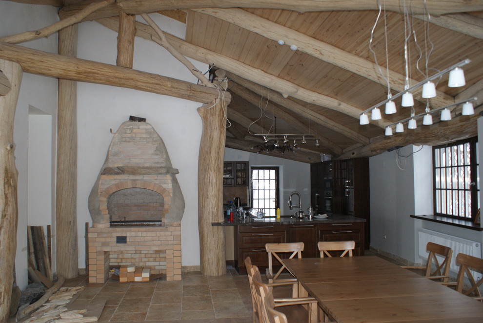 Хороший дом с бревнами