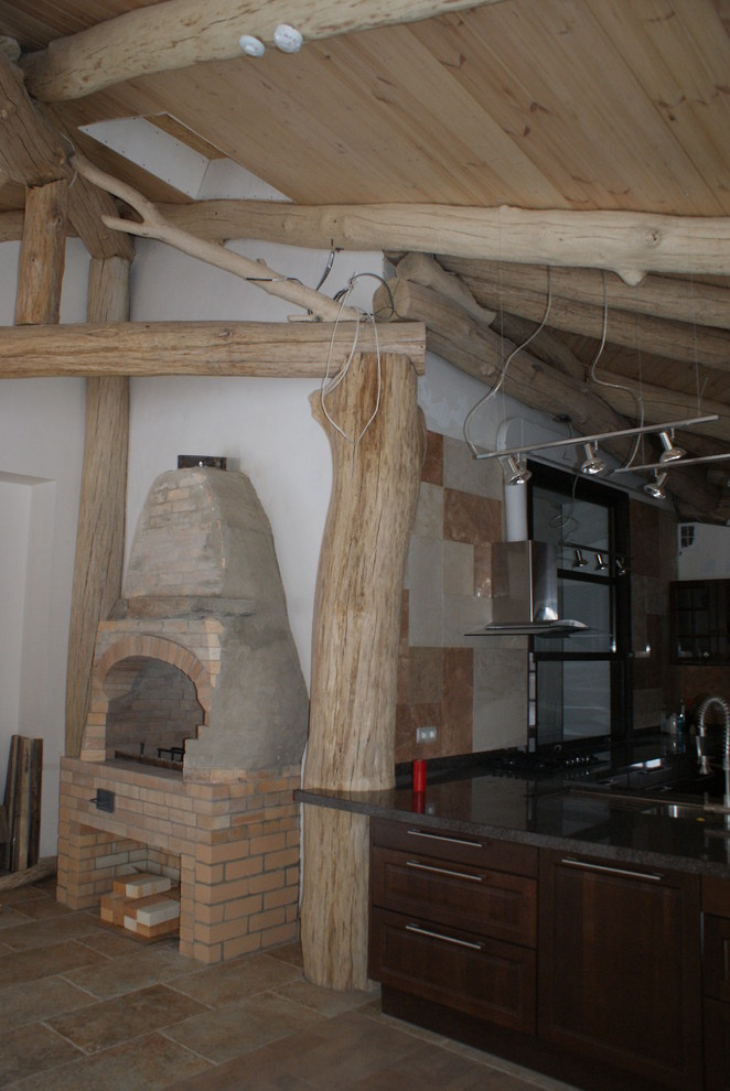 Хороший дом с бревнами