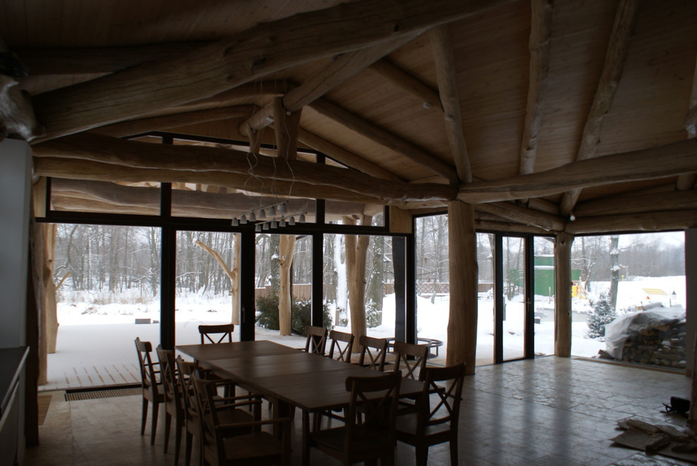 Хороший дом с бревнами