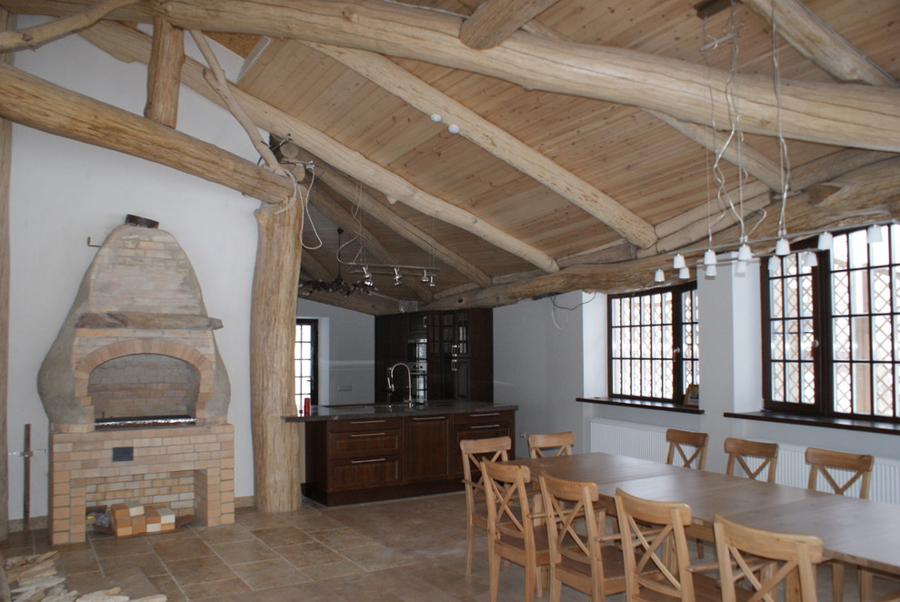 Хороший дом с бревнами