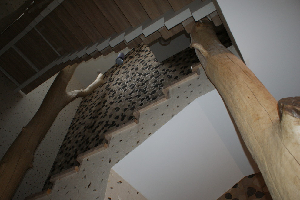 Хороший дом с бревнами